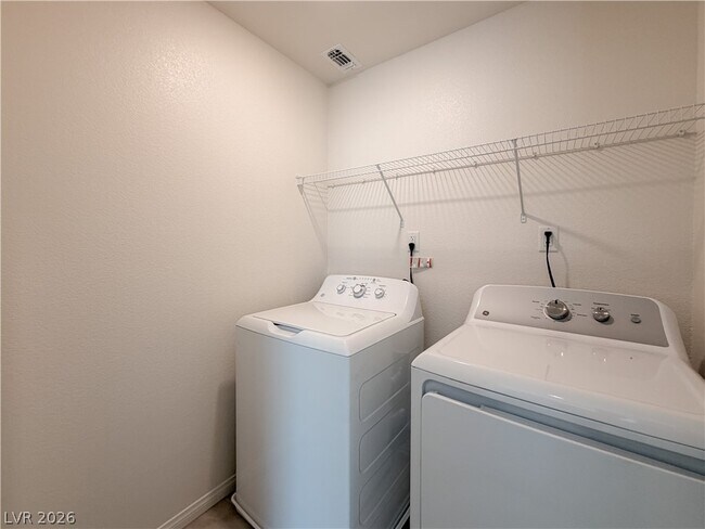 Building Photo - 6972 Dandelion Pk Ave