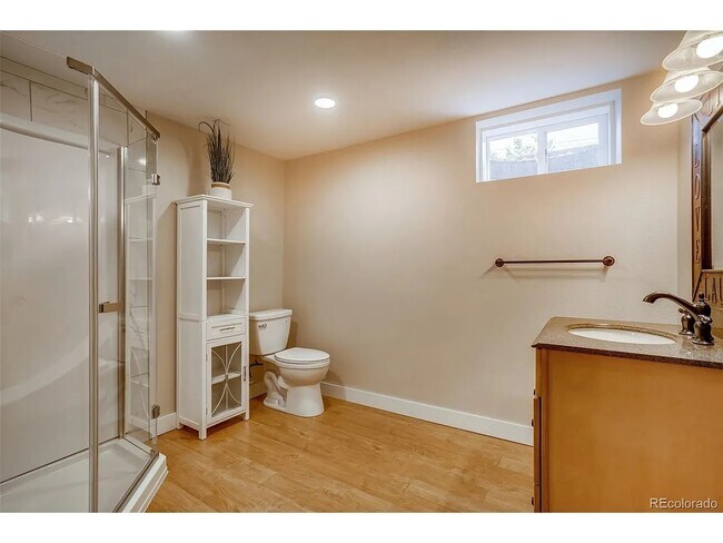 Building Photo - 8521 Crescent Dr