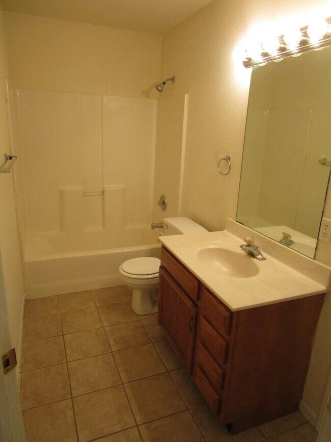 Building Photo - 4404-4404 W Jeana Ct