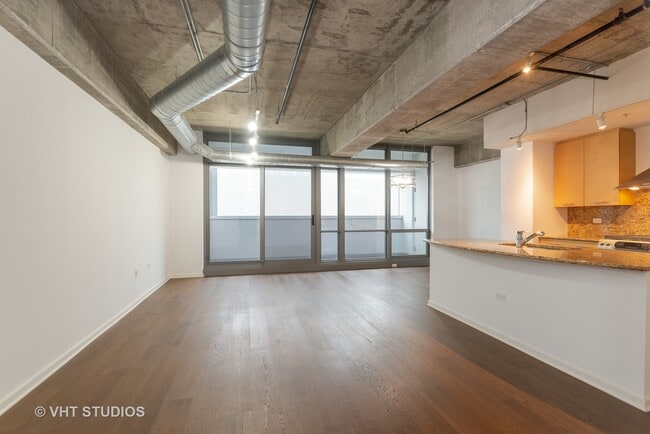 Building Photo - 240 E Illinois St