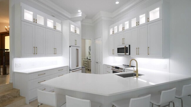 Building Photo - 451 Surfside Ln