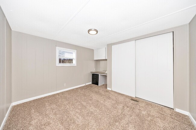 Building Photo - 5201 Amos Reeder Rd