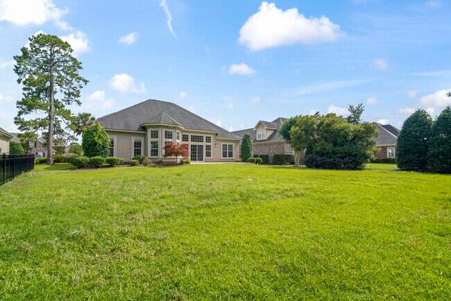 Building Photo - 9060 Abingdon Dr