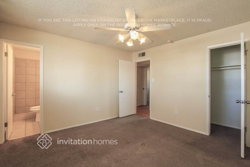 Building Photo - 11814 N 30th Dr