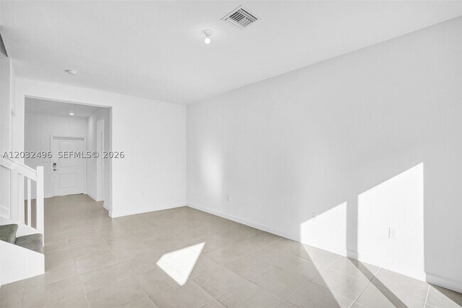 Building Photo - 2542 SE 29th Dr