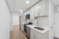 Building Photo - 812 W Roosevelt Blvd