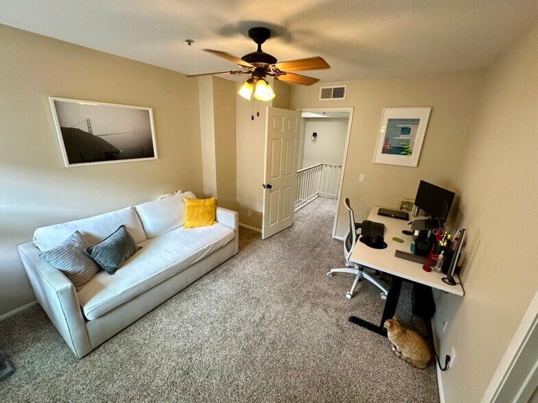 Building Photo - 537 N Adams St