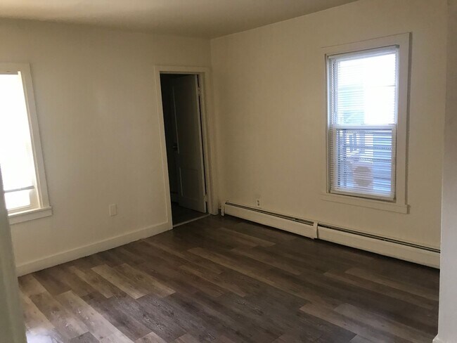 Building Photo - Single Family Home