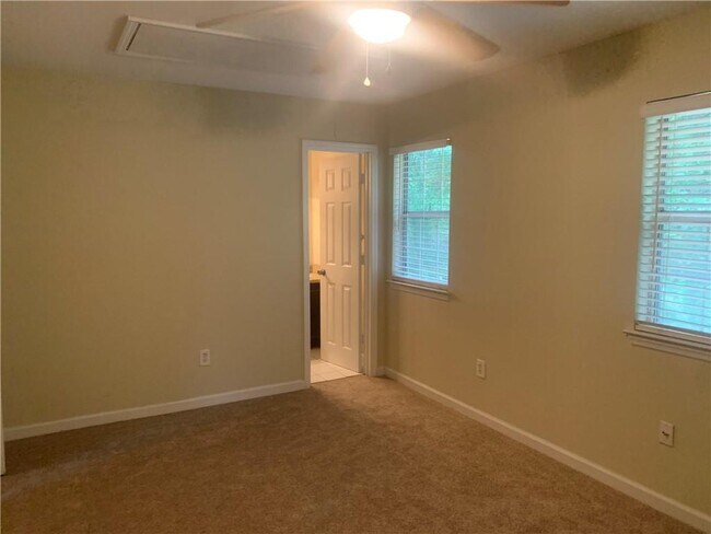 Building Photo - 1652 Grist Mill Dr