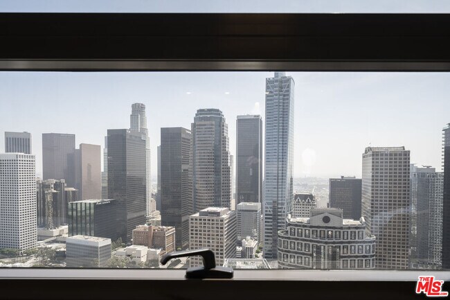 Building Photo - 1100 Wilshire Blvd