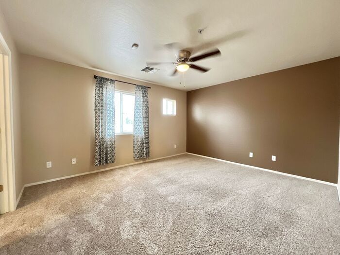 Building Photo - 16021 N 30th St