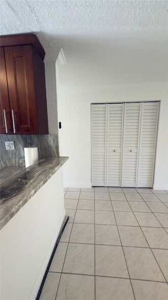 Building Photo - 873 Crystal Lake Dr