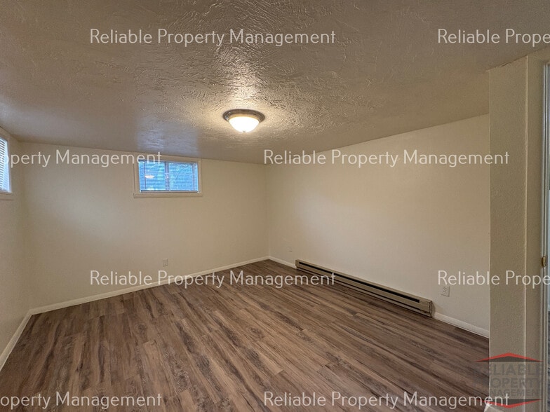Building Photo - 560 I St