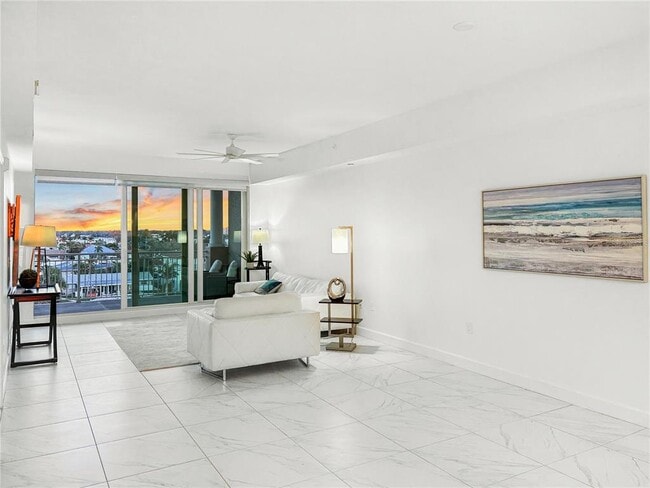 Building Photo - 125 Island Way