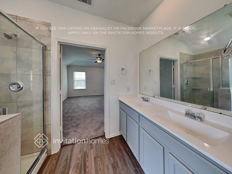 Building Photo - 428 Pecan Landing Ln