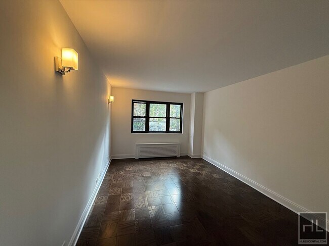 Building Photo - EAST 35 STREET