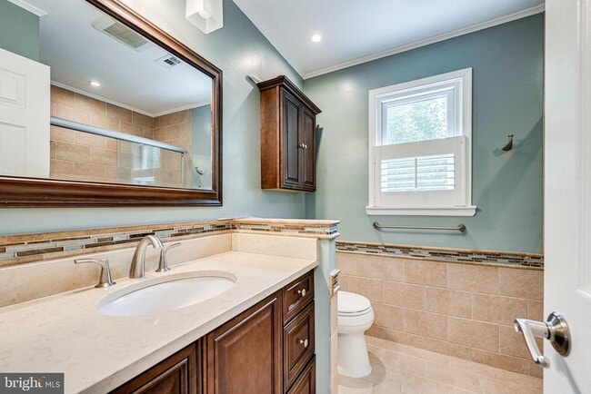 Building Photo - 12127 Holly Knoll Cir