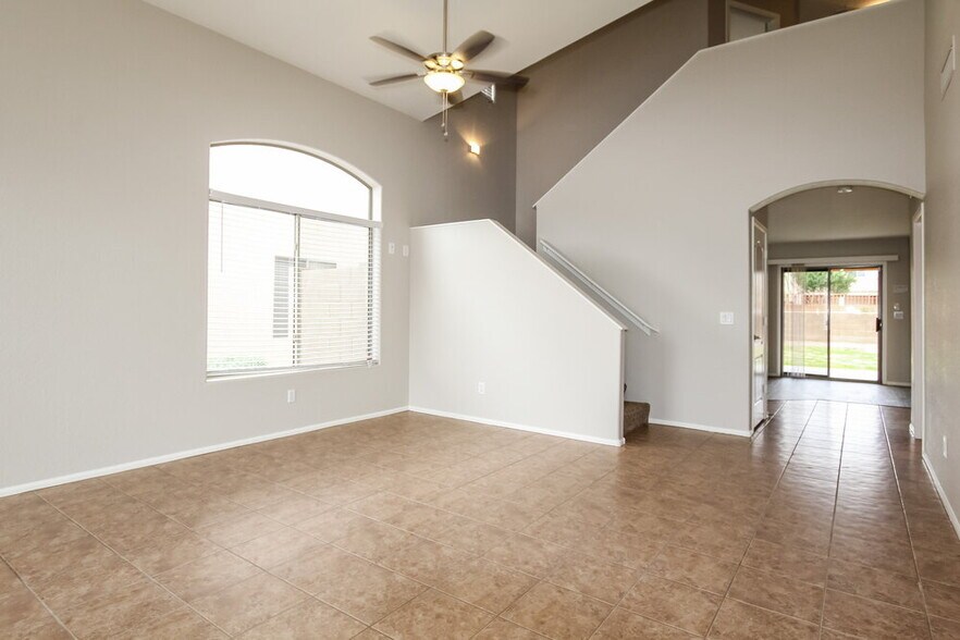 Building Photo - 5722 N 124th Ln