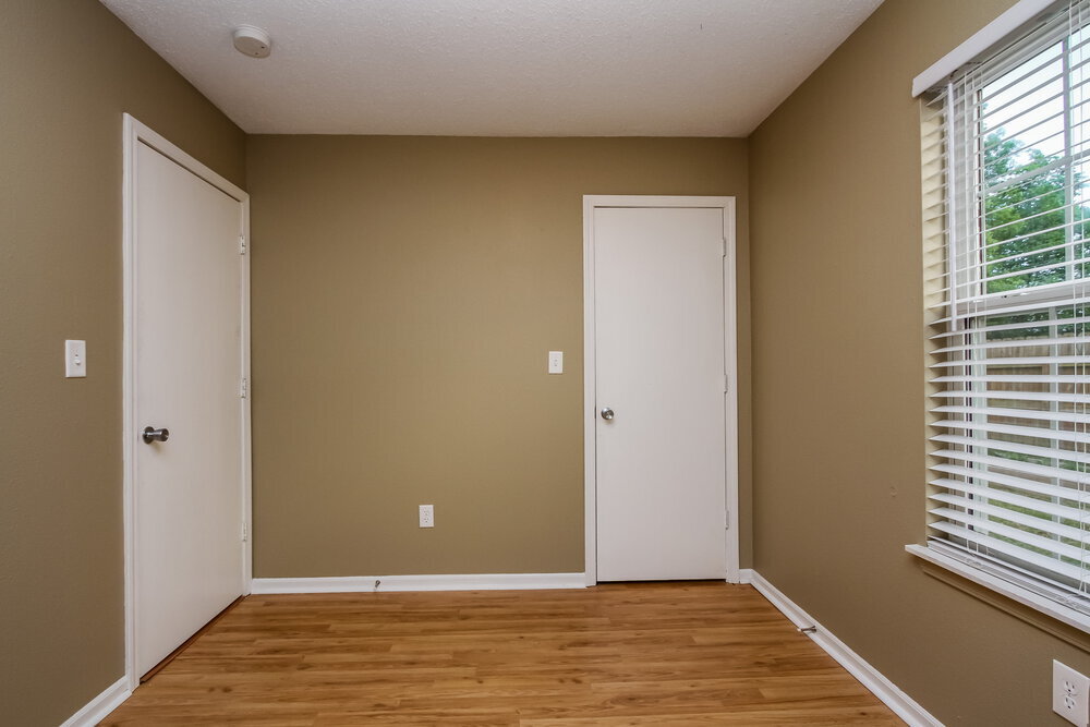 Building Photo - 17913 Sanibel Cir