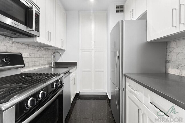 Building Photo - 1 bedroom in New York NY 10023