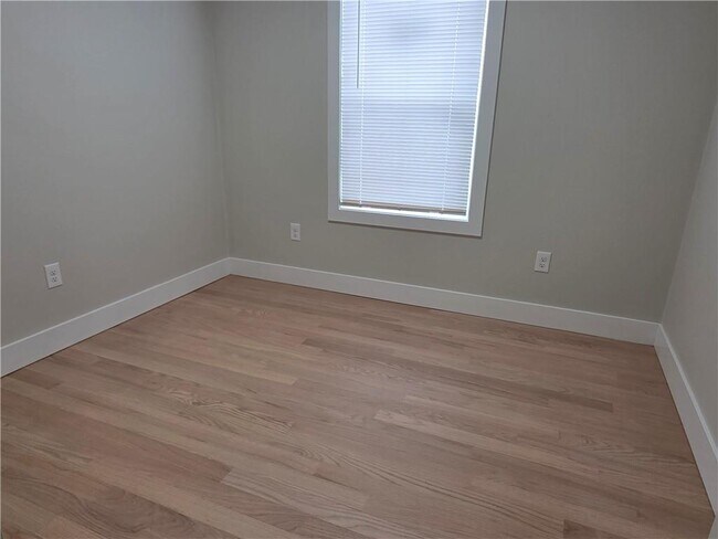 Building Photo - 29 Dunford St