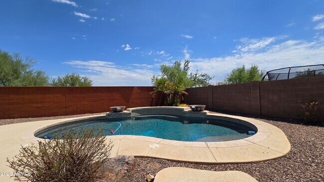 Building Photo - 13637 S 175th Dr
