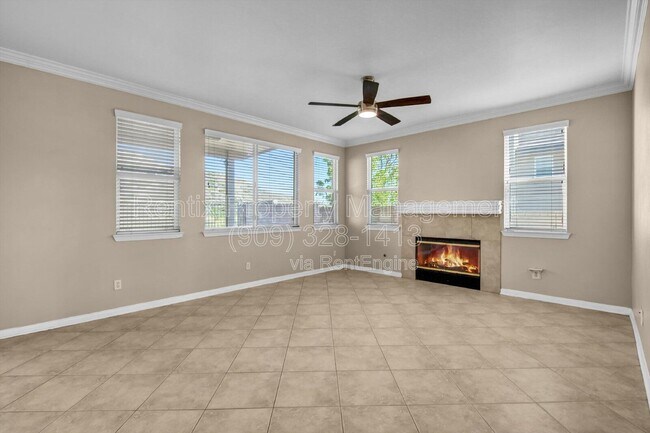 Building Photo - 28622 High Ridge Dr