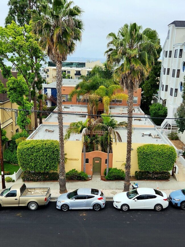 Building Photo - *OPEN HOUSE: 6/21 9:30-10:30AM* 1BR Betwee...