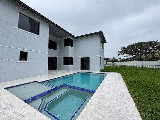 Building Photo - 19749 NE 16th Pl