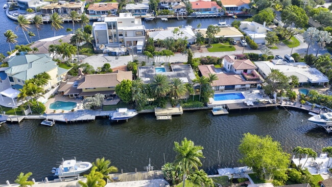 Building Photo - 2213 NE 16th St