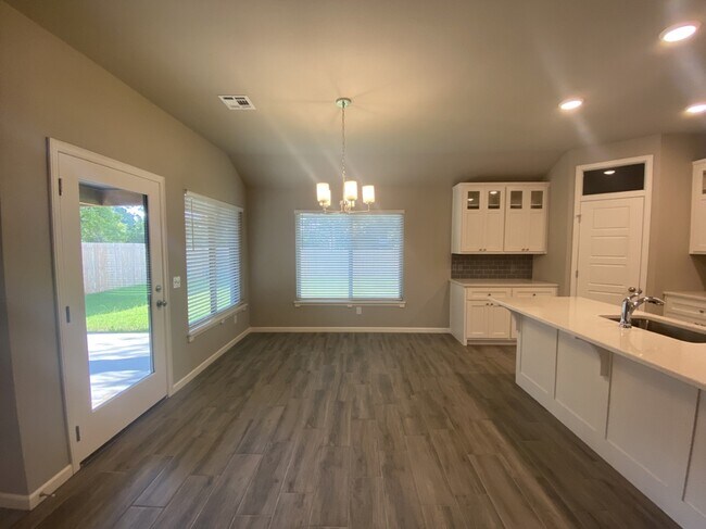 Building Photo - 745 E 139th Pl N