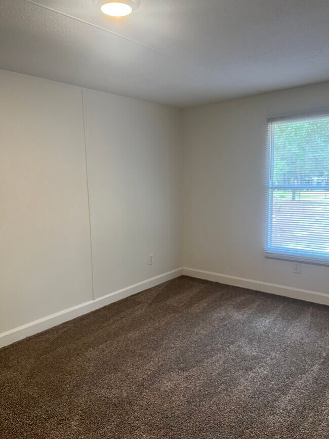 Building Photo - 133 Summit Estates Ct