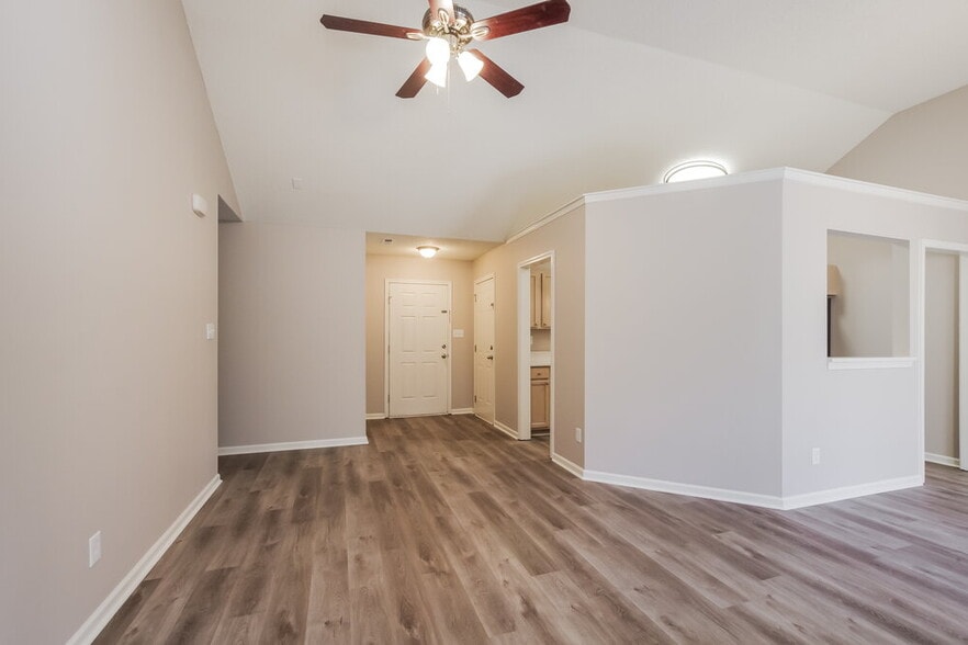 Building Photo - 7229 Kavan Hunter Dr