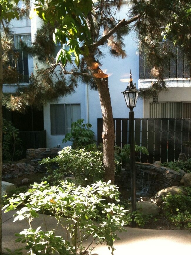 Building Photo - title - Beautiful 1 Bed/1 Bath Condo Apart...