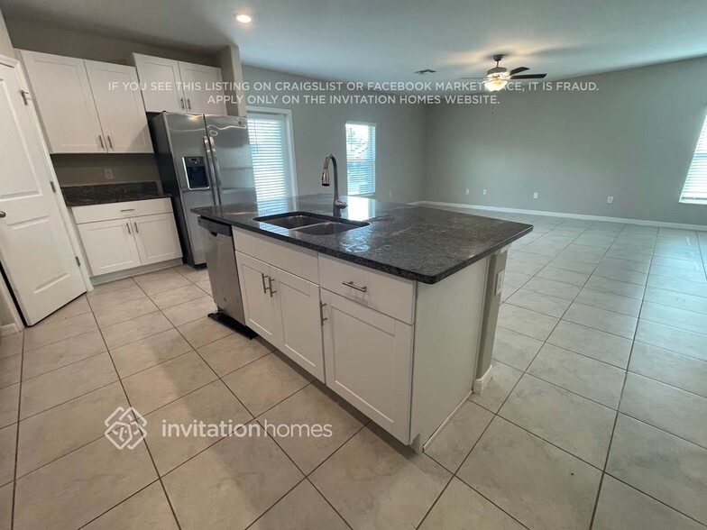 Building Photo - 7715 Silver Berry Ct