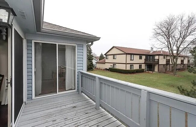 Building Photo - 1732 Chesapeake Ln