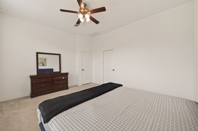 Building Photo - 7319 Woodlark Rdg Dr