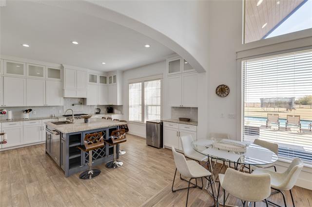 Building Photo - 1399 E Highland Rd