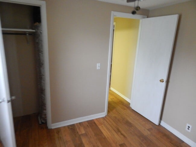 Building Photo - Cute home in Lakeland