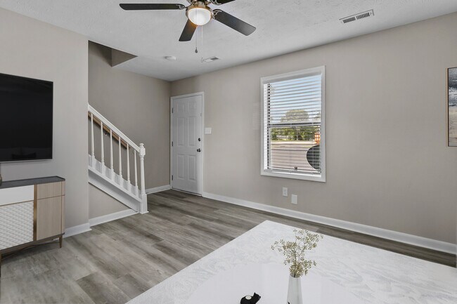Azalea Entry Staged - Elizabeth Street Townhomes