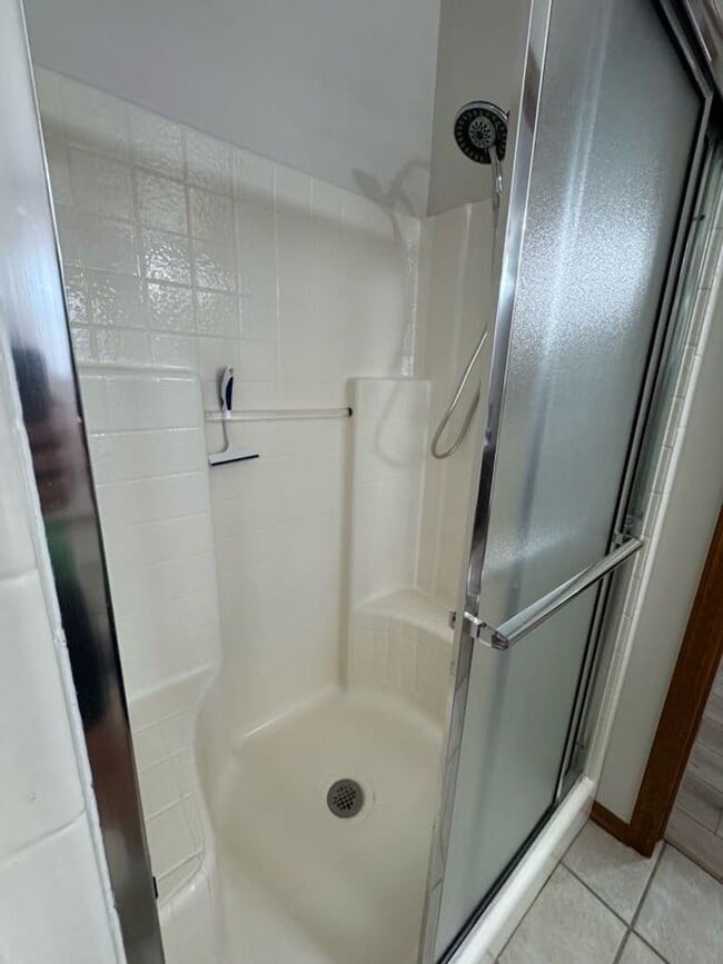 Building Photo - Fully Furnished, STR - (3) Bed/(2) Bath + Office! Pool Access!