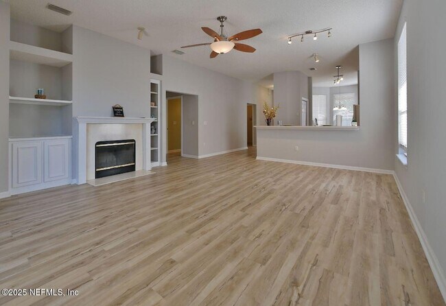 Building Photo - 1290 Ardmore St