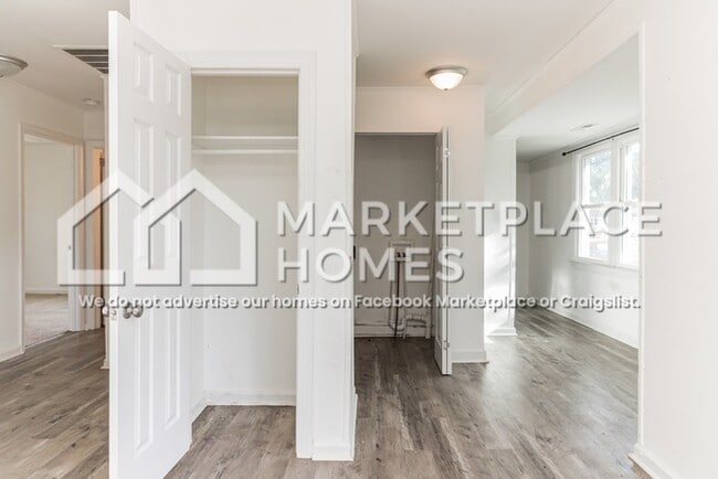 Building Photo - 2247 Onslow Dr
