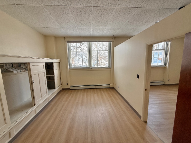 Building Photo - 181 Main St