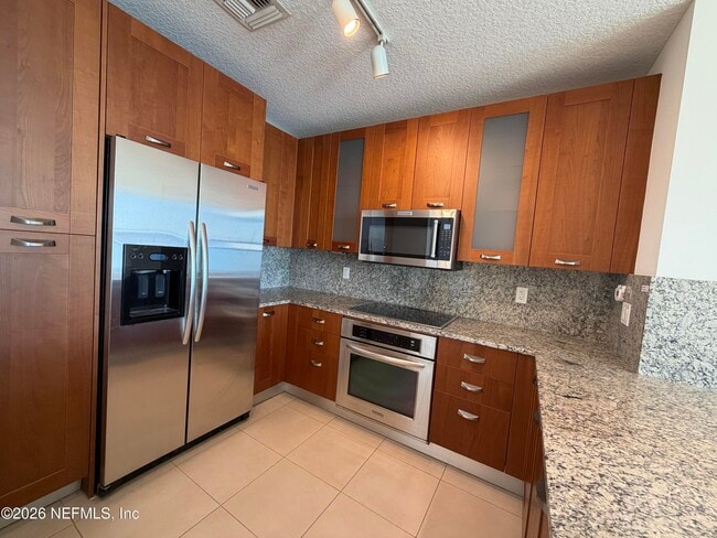 Building Photo - 1431 Riverplace Blvd