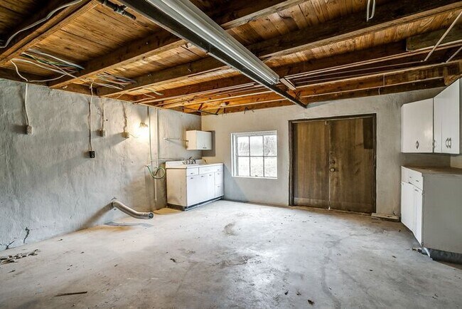Building Photo - 5437 Sam Calloway Rd