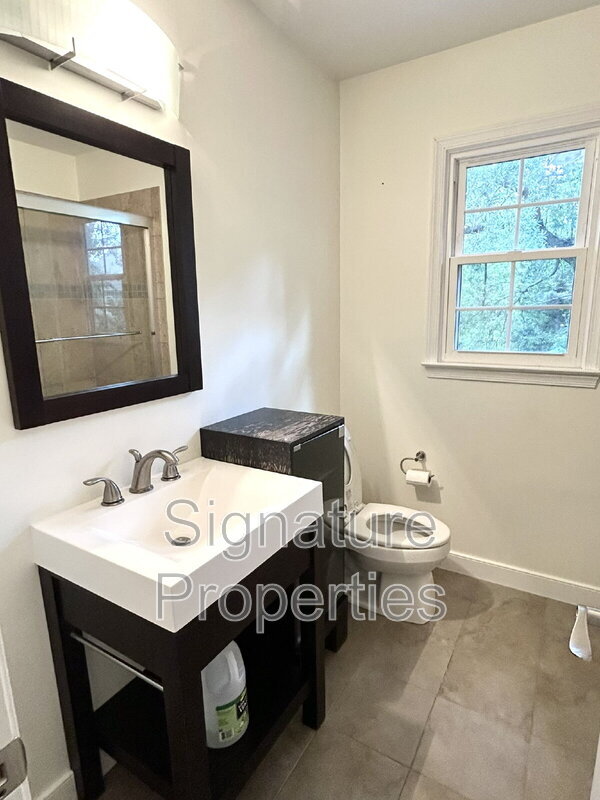 Building Photo - 11224 Church Grove Ct