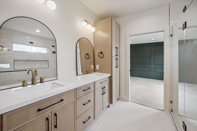 Building Photo - 3709 Brookwoods Dr