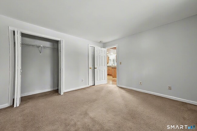 Building Photo - 15 Indian Hill Ln