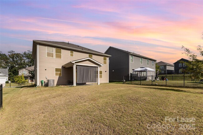 Building Photo - 17322 Carolina Hickory Dr